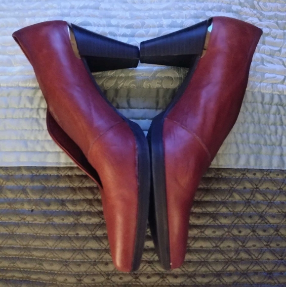 Hispanita Glove burgundy pumps - Picture 2 of 6